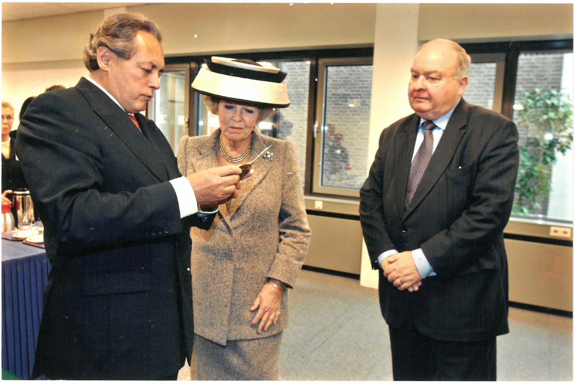 KnC284e_Re21101412430